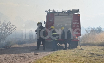 Imagen de la nota: La lluvia trajo alivio a los bomberos 