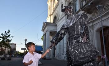 Imagen de la nota:  El arte de las Estatuas Vivientes llegó al Paseo 