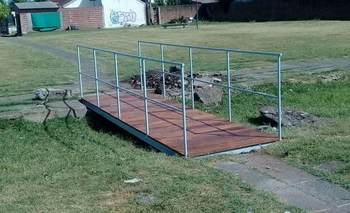 Imagen de la nota: Instalaron cruce peatonal en plaza de barrio CECO