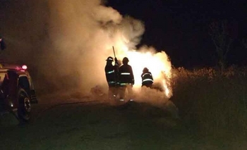 Siete incendios naturales y se quemó un auto  Imagen de la nota: Siete incendios naturales y se quemó un auto