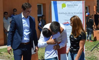 Imagen de la nota: Entregaron las primeras 30 viviendas en barrio Pickelado