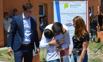 Imagen de la nota: Entregaron las primeras 30 viviendas en barrio Pickelado