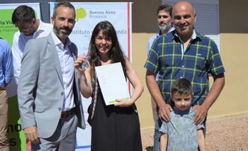 Imagen de la nota: Dalton Jáuregui participó de la entrega de viviendas