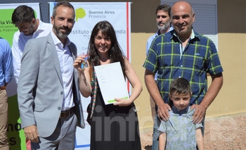 Imagen de la nota: Dalton Jáuregui participó de la entrega de viviendas