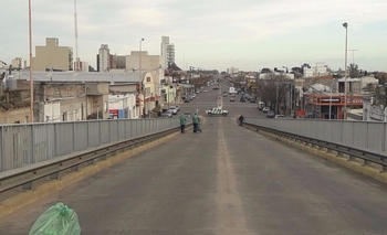 Imagen de la nota: Cerrarán el puente de la Avenida Colón por limpieza