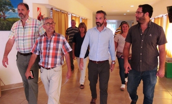 El senador Jáuregui recorrió obras en Roque Pérez Imagen de la nota: El senador Jáuregui recorrió obras en Roque Pérez