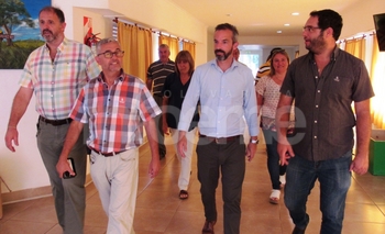 Imagen de la nota: El senador Jáuregui recorrió obras en Roque Pérez