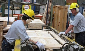 Imagen de la nota: Según el Indec, se desplomó la industria: 8,1%