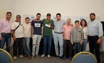 Imagen de la nota: Entregan crédito a cooperativa de cartoneros