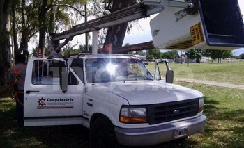 Imagen de la nota: Un sector de la zona rural pasó más de 24 horas sin luz