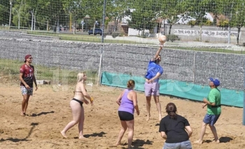 Imagen de la nota: Racing arma un torneo de beach vóley para los días de semana
