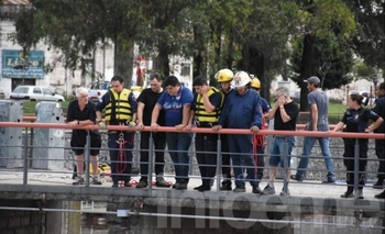 Buscan a un hombre en el arroyo Tapalqué Imagen de la nota: Buscan a un hombre en el arroyo Tapalqué