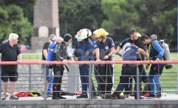Vídeo: así trabajó Bomberos para rescatar el cuerpo Imagen de la nota: Vídeo: así trabajó Bomberos para rescatar el cuerpo