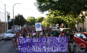 Olavarría marchó en contra de los femicidios Imagen de la nota: Olavarría marchó en contra de los femicidios