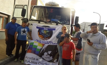 El camión de “Juntemos las manos” ya partió al Norte Imagen de la nota: El camión de “Juntemos las manos” ya partió al Norte