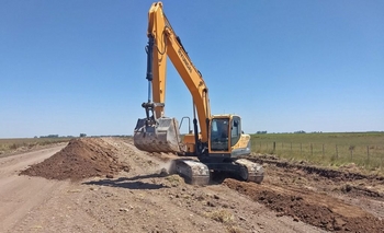 Trabajos de mejoramiento en Caminos Rurales Imagen de la nota: Trabajos de mejoramiento en Caminos Rurales