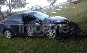 Esquivó una camioneta y chocó una garita Imagen de la nota: Esquivó una camioneta y chocó una garita