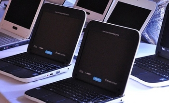 Imagen de la nota: Trotta anunció la entrega de miles de computadoras