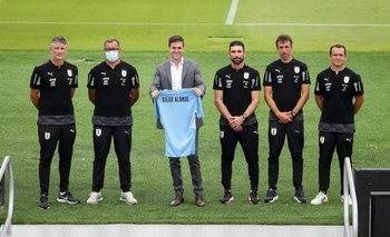 Imagen de la nota: Gabriel Raimondi inició su nuevo desafío: la Selección de Uruguay