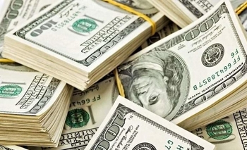 Imagen de la nota: Dólar blue imparable: supera los $240 en las provincias