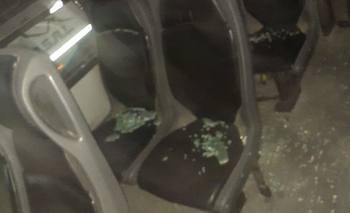 Atacaron a piedrazos colectivos en el Barrio Belén Imagen de la nota: Atacaron a piedrazos colectivos en el Barrio Belén