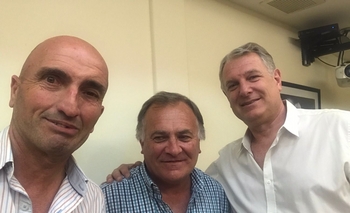 Imagen de la nota: Rodriguez saludó a vecinos de Hinojo por el aniversario