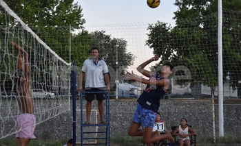 Imagen de la nota: Arrancó el tradicional torneo de Beach Vóley en el Parque Olavarría