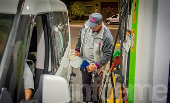 Imagen de la nota: En abril la venta de combustibles cayó al nivel más bajo en casi tres años