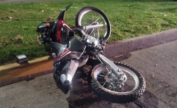 Imagen de la nota: Un motociclista falleció tras chocar con un auto en Bolívar