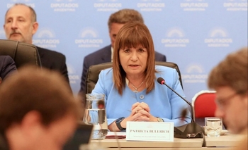 Imagen de la nota: Bullrich anunció que se retira el polémico artículo que limitaba reuniones de tres o más personas