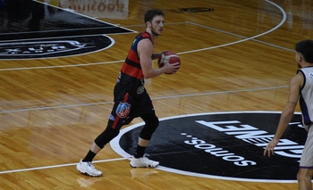 Olavarrienses en Liga Argentina: Mariano Marina, otra vez, la figura Imagen de la nota: Olavarrienses en Liga Argentina: Mariano Marina, otra vez, la figura