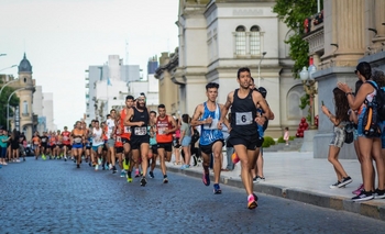 Imagen de la nota: Landaburu dijo presente en la Pequeña San Silvestre de Tandil