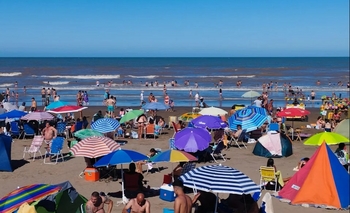 Imagen de la nota: Verano 2026: alta ocupación en los principales destinos turísticos del país en el inicio de la temporada