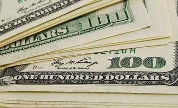 Imagen de la nota: El dólar oficial anotó su segunda baja al hilo y quedó a más de 6% del techo de la banda