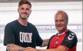 Imagen de la nota: Barbieri firmó su contrato y es jugador de Chacarita