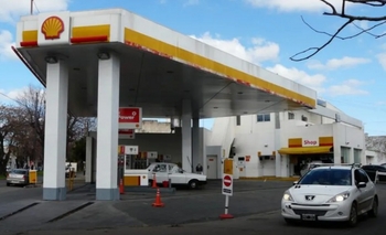 Imagen de la nota: La nafta premium subió 52% en un año: cuánto vale en PBA en comparación con el país