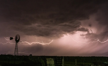 Imagen de la nota: A entrar la ropa: hay alerta naranja por tormentas en el sudoeste bonaerense