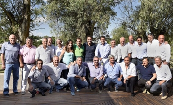 Imagen de la nota: Eseverri en reunión de intendentes del FR: anunciaron ayuda escolar complementaria y  descartaron acuerdo electoral con Scioli