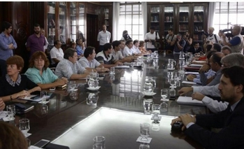 Imagen de la nota: Docentes: la provincia ofreció 21 % en tres tramos y los gremios lo rechazaron