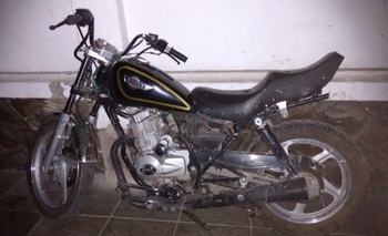 Imagen de la nota: Encuentran moto robada en un descampado