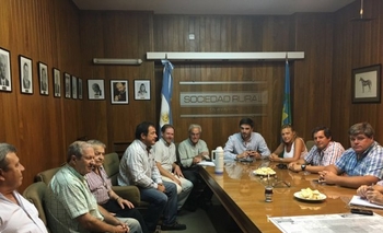 Buscan financiamiento para la lucha contra la Tucura Imagen de la nota: Buscan financiamiento para la lucha contra la Tucura