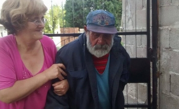 Conmovedora historia de una joven que ayudó a un hombre indigente Imagen de la nota: Conmovedora historia de una joven que ayudó a un hombre indigente