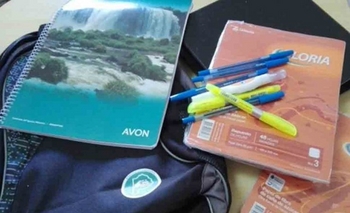 Sindicato de Choferes de Camiones entrega útiles Imagen de la nota: Sindicato de Choferes de Camiones entrega útiles