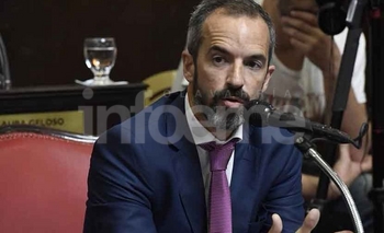 Imagen de la nota: Jáuregui quiere extender 15 días licencias por paternidad 