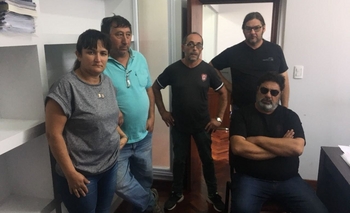Empleados municipales reclamaron por la ayuda escolar Imagen de la nota: Empleados municipales reclamaron por la ayuda escolar