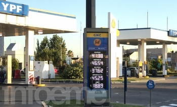 Imagen de la nota:  Desde este viernes YPF aumentará casi un 3% sus naftas