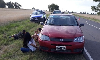 Asaltaron a dos mujeres de Espigas y fueron detenidos Imagen de la nota: Asaltaron a dos mujeres de Espigas y fueron detenidos