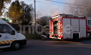 Imagen de la nota: Un herido y pérdidas totales en voraz incendio 