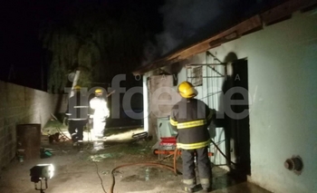 Imagen de la nota: Una familia pide un lugar para vivir tras un incendio