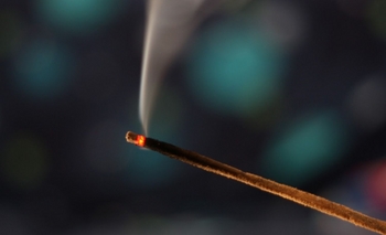 Imagen de la nota: Revelan que el humo de los sahumerios es malo para la salud